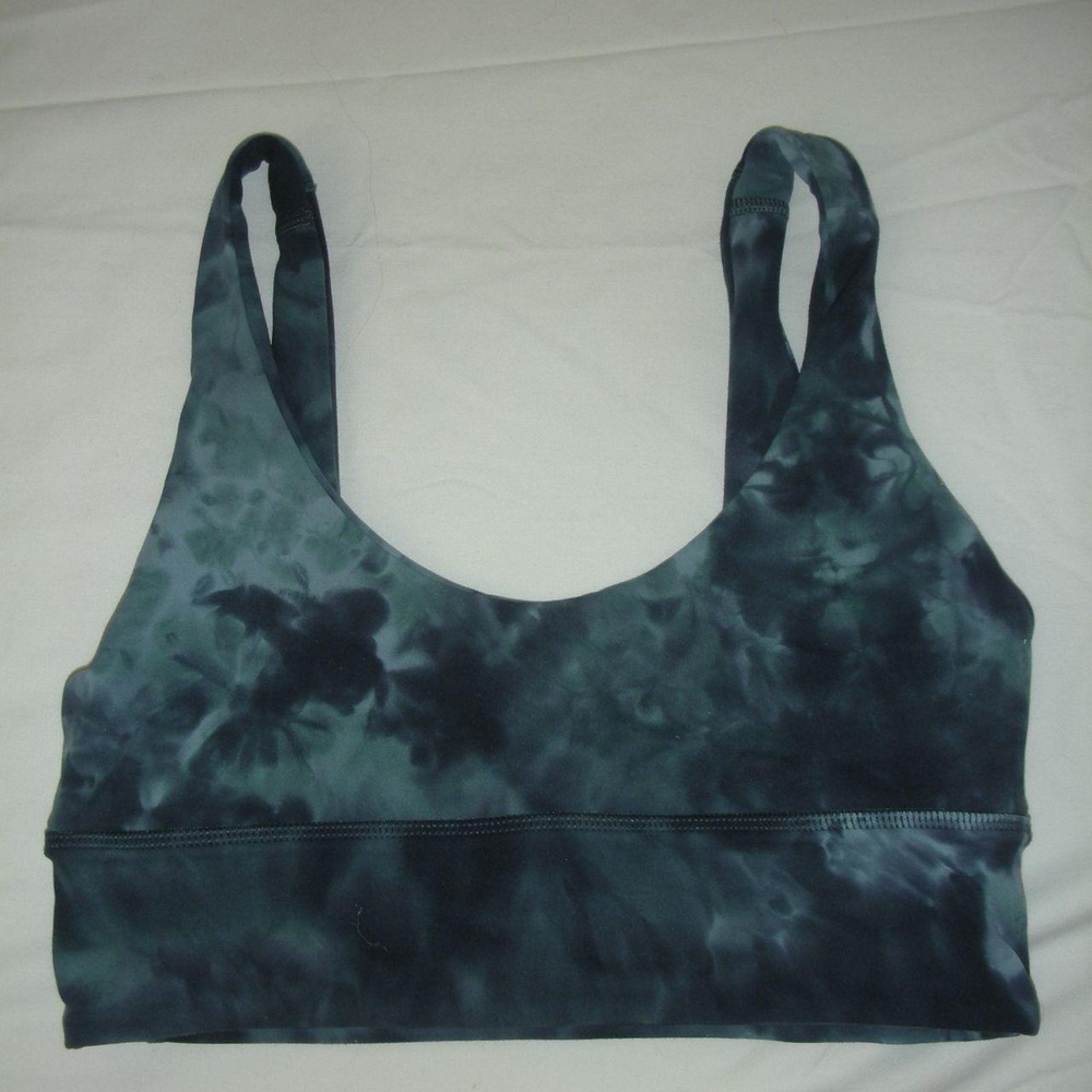 Lululemon Reversible Sports Bra Size 6 Blue White Tie Dye Cloud Yoga Athleisure - Picture 4 of 4
